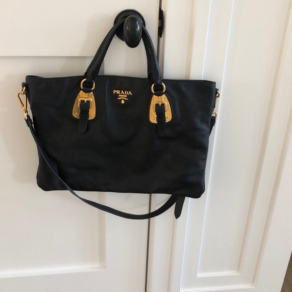 Prada Handbags - Large Prada crossbody.
